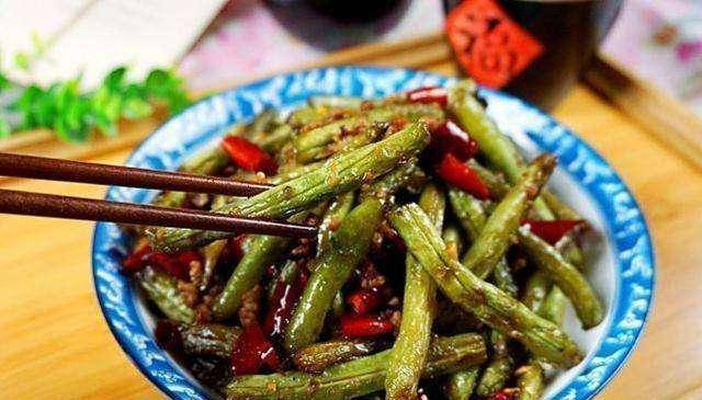 瓦罐汤排骨豆角汤的做法