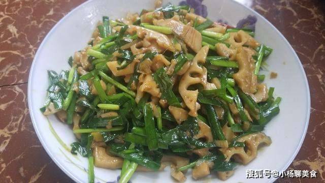 家常美味，韭菜凉拌干豆腐，清爽开胃的健康佳肴