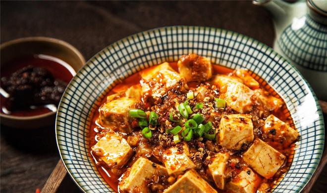 川味麻辣豆腐，唤醒味蕾的麻辣美食之旅