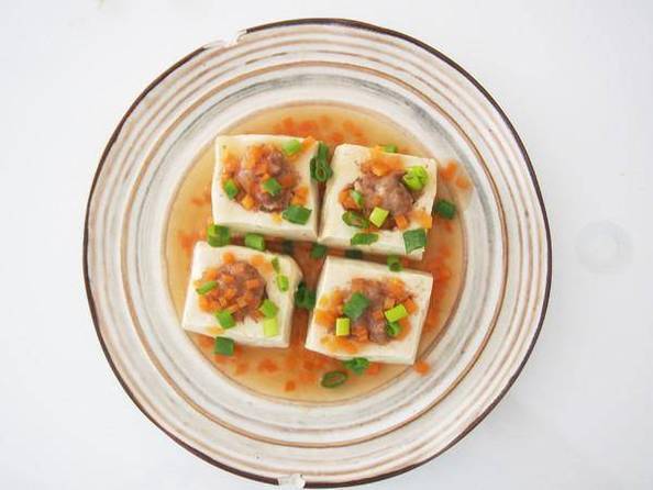 豆腐肉碎蒸蛋，家常美食的精致演绎