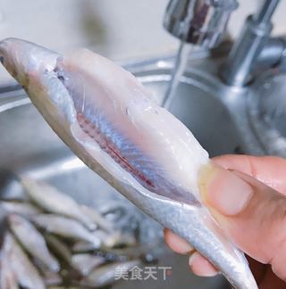 包装刁子鱼的做法