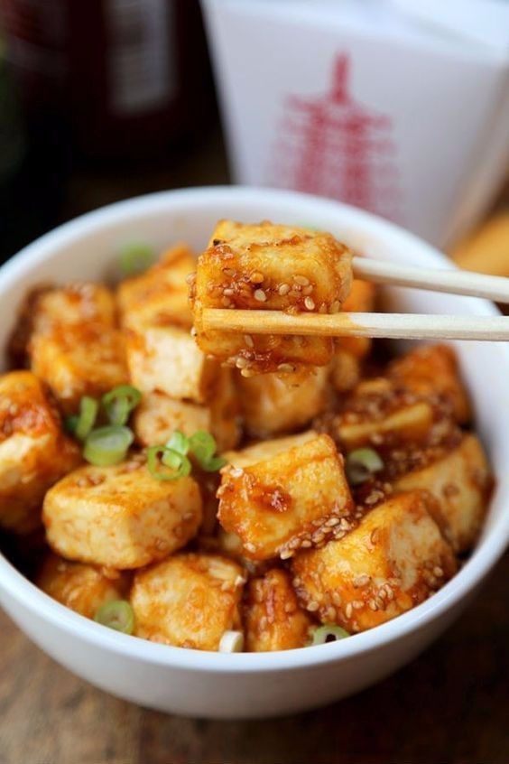 豆腐果焖鸭，传统美食的现代演绎，美味与营养的双重享受