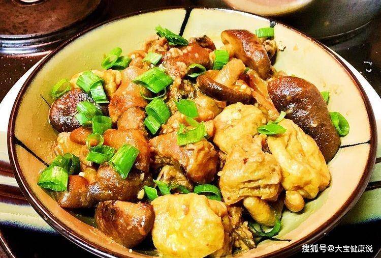 虎皮辣椒烧豆腐，家常美食的魅力与做法解析