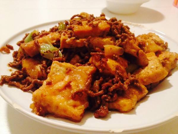 虎皮辣椒烧豆腐，家常美食的魅力与做法解析