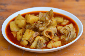 豆腐土豆肥肠煲汤，温暖心灵的鲜美佳肴