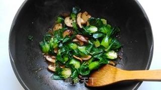 小青菜炒香菇，清新口感中的健康密码