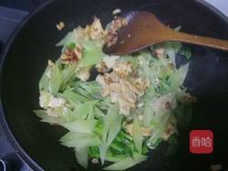 鸡肉莴笋豆腐汤的做法