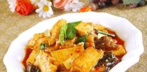 白豆腐煮腌菜，家常美味，营养满分
