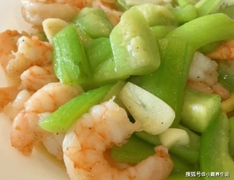 芹菜火腿肠创意食谱，美味与健康的双重享受