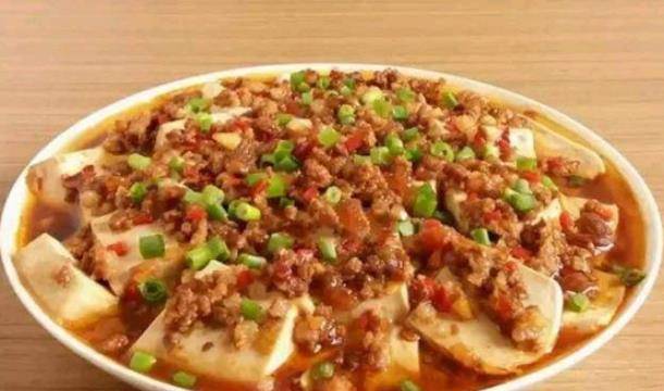 家常美食的魅力，肉末豆腐香菇浇饭的做法与功效