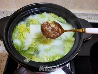 传统美食精髓——盐山砂锅豆腐丸子的魅力解析与制作技巧