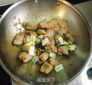 排骨丸子烩酸菜的做法视频
