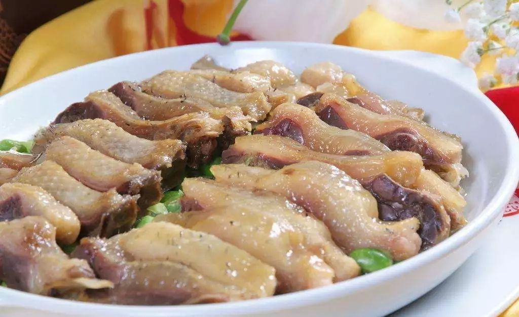 家常扣肉豆腐粉丝，美味与营养的完美融合