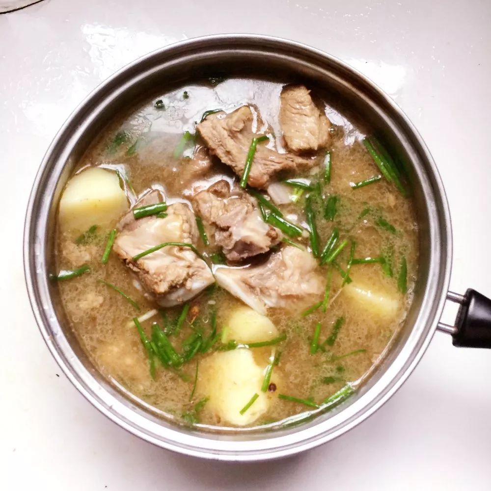 东北丸子炖豆腐，家常美味，暖身又滋补
