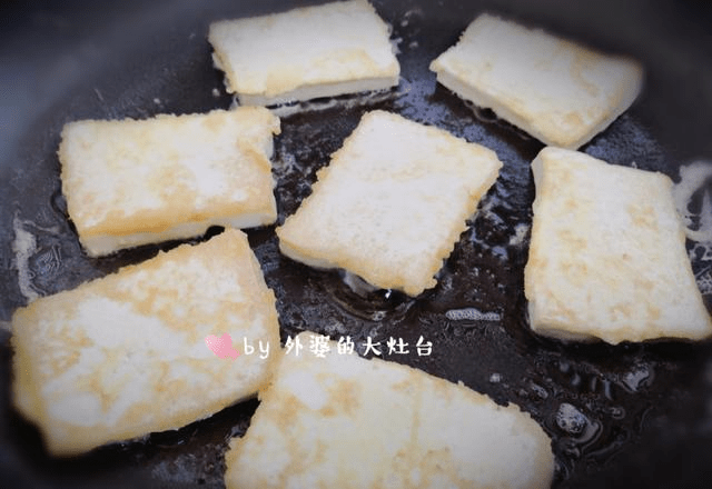 淮北蟹肉金沙豆腐，鲜美融合，豆腐新吃法