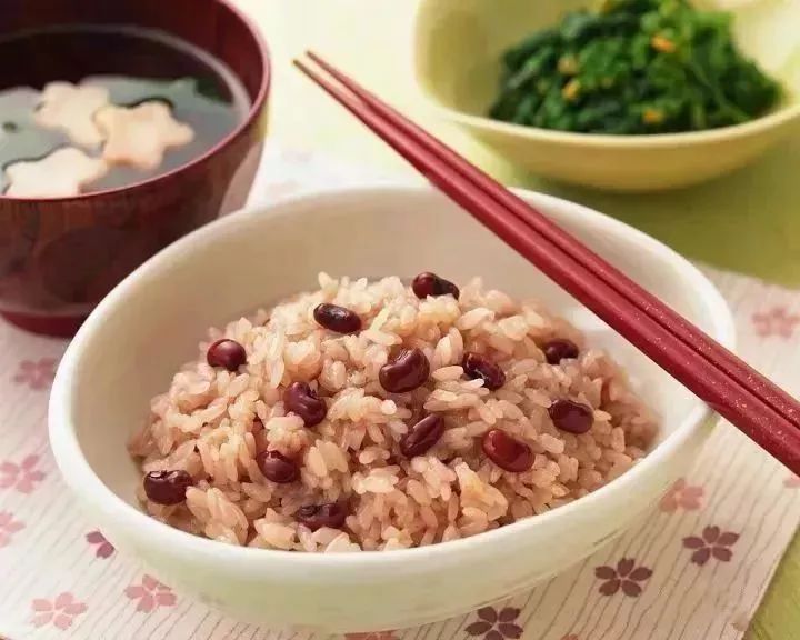 花生懒豆腐，懒人美食的绝妙之选，轻松学会最正宗做法！