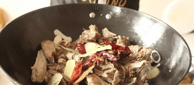 干爆鸭，传统美食的魅力与家常做法解析