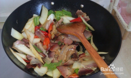 腊肉排骨干白菜的做法视频