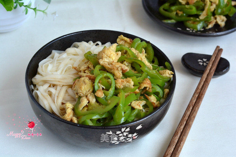 青豆鸡蛋拌面的做法