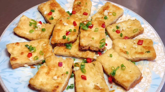 煎豆腐炖鱼的家常做法