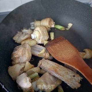 排骨钻鸡肉的做法