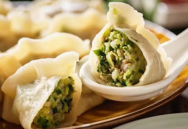 翘嘴鱼包水饺的做法