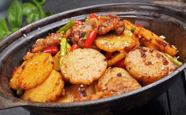 干锅土豆腐，家常美食的魅力与简单做法解析