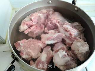 阿甘排骨炖玉米的做法