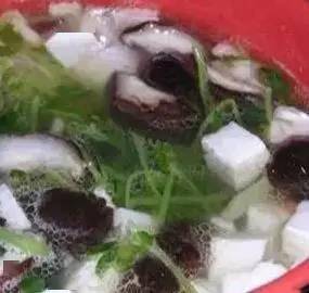豆腐蔬菜粒丸子汤，美味与健康的完美融合