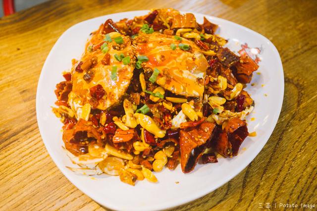 街头美食探秘，切街边炸豆腐的独到美味与家常做法