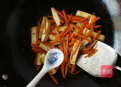 豆腐尖椒红萝卜的做法