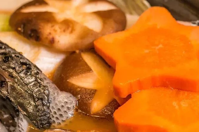 墨鱼海蛎子豆腐汤，海鲜与豆腐的鲜美邂逅