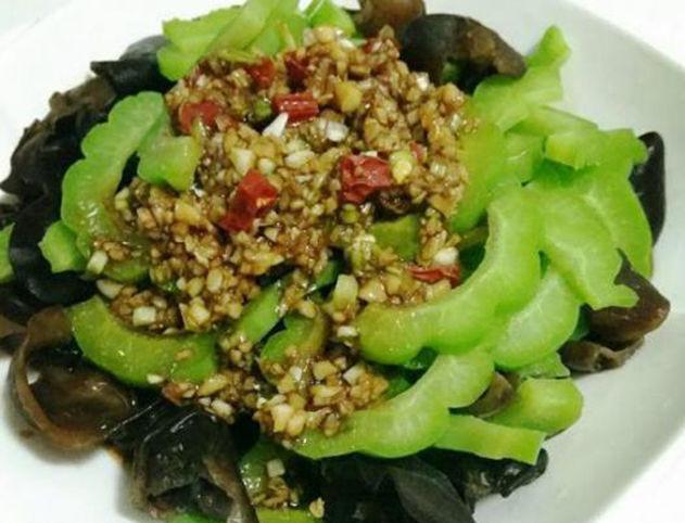 油菜炒腐竹，家常美食中的营养佳肴