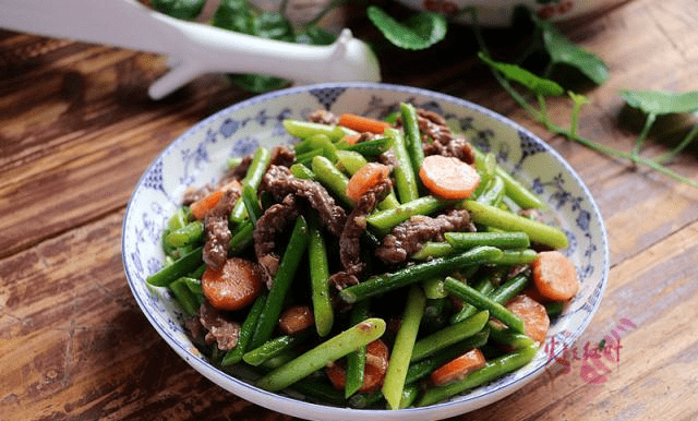 蒜苔牛肉豆腐，美味与健康的完美融合