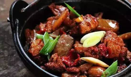 炖牛腩豆腐，美味与营养的完美融合