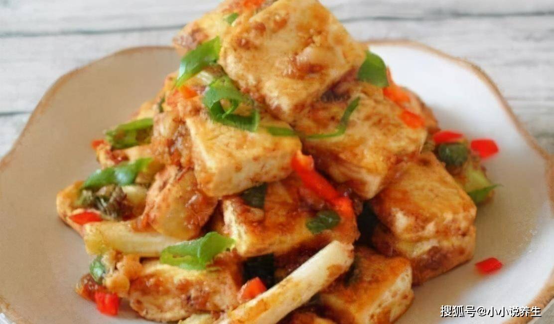 卤猪肝粉肠炒豆腐，家常美食的绝妙搭配