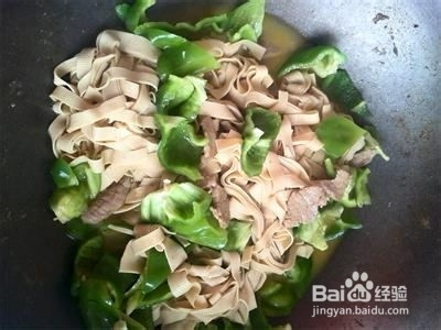 干豆腐猪肉炒青椒，家常美味，营养满分