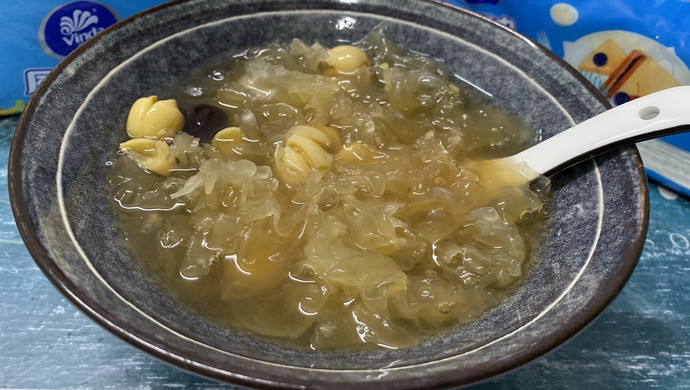 红枣银耳白果汤的做法