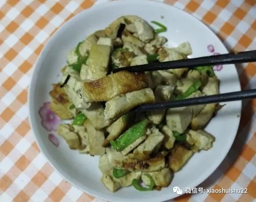 兰州酸菜炒豆腐，酸香四溢，营养美味，家常佳肴新体验