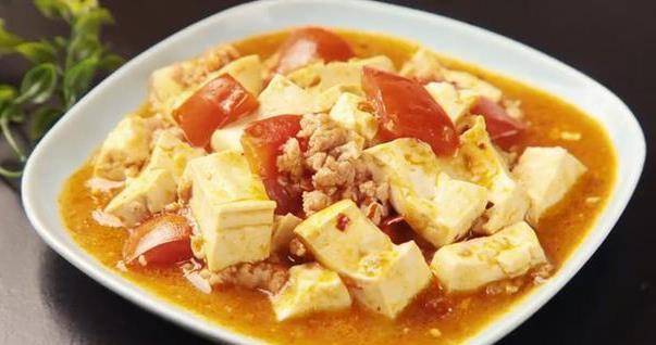 番茄牛肉豆腐青椒的做法