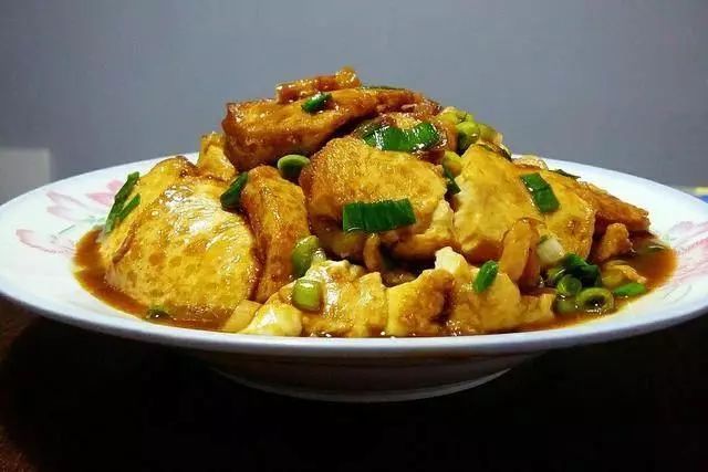 家常美食新搭配，洋芋豆腐丁豆角的美味探索