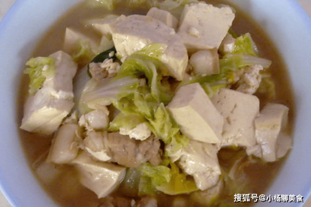 家常美味，白菜片炖豆腐，滋养身心的一道佳肴