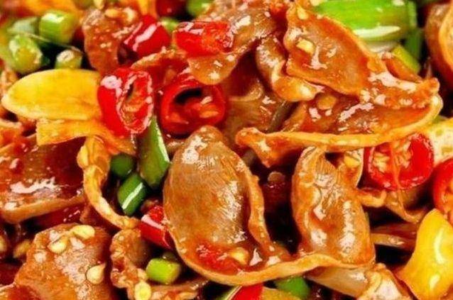 炸鱼炖豆腐，家常美食的鲜美碰撞