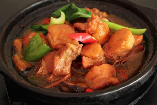 豆腐细粉炖肉，家常美味，营养滋补的温馨佳肴