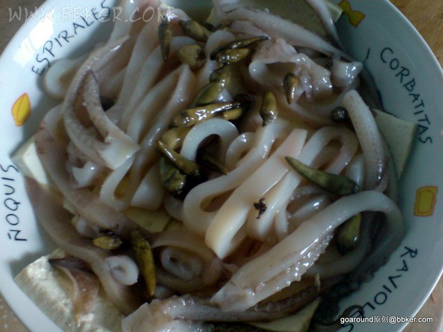 油蒸鱿鱼豆腐，海鲜与豆制品的美味融合