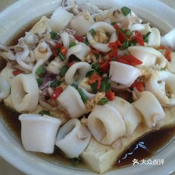 油蒸鱿鱼豆腐，海鲜与豆制品的美味融合