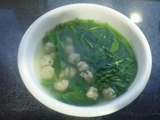 冬日暖身佳品，青菜豆腐鸭子汤的做法与功效解析