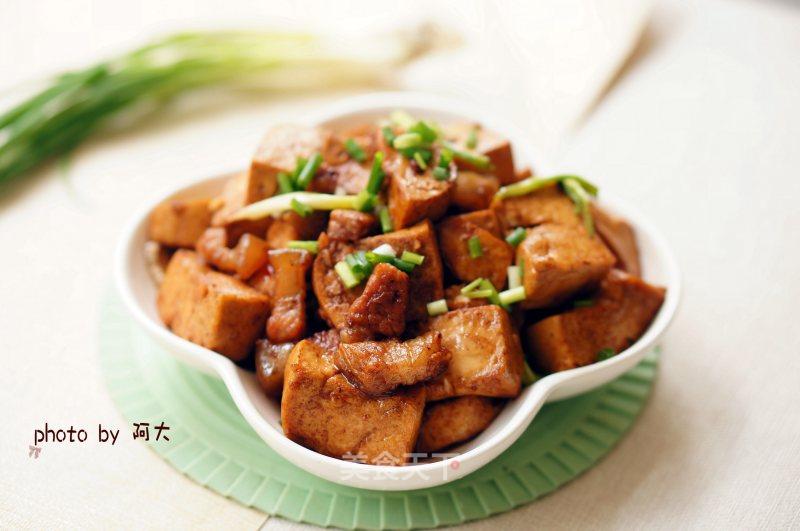 乡村豆腐烧肉，家常美味，传统风味新体验