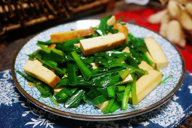 豆腐韭菜黄的美食魅力，营养与口感的完美融合