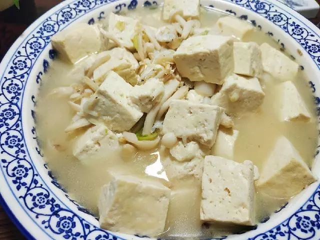 炖豆腐菌菇，滋养身心的一道美味佳肴
